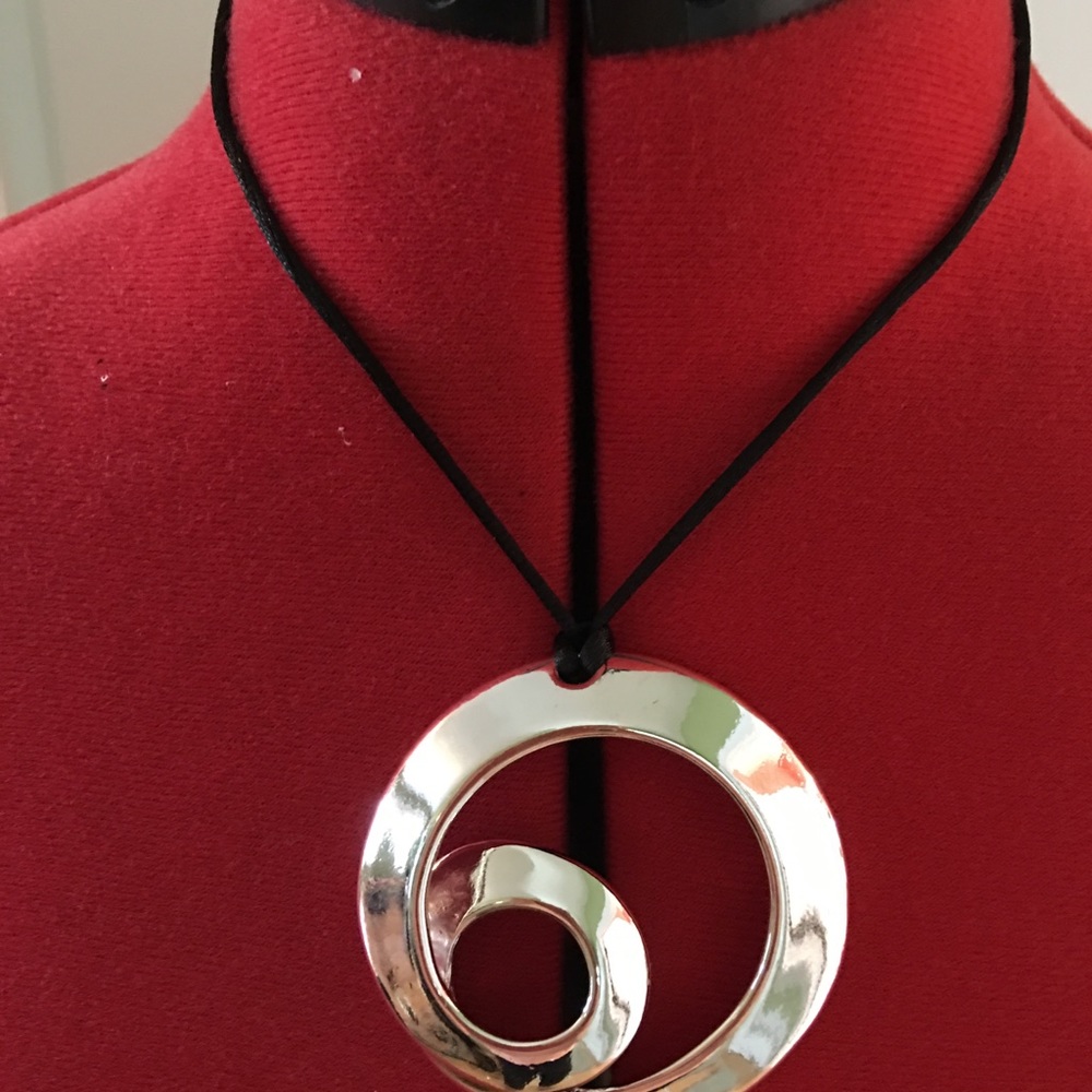 Chicos cord necklace large silver swirl pendant - Picture 1 of 3